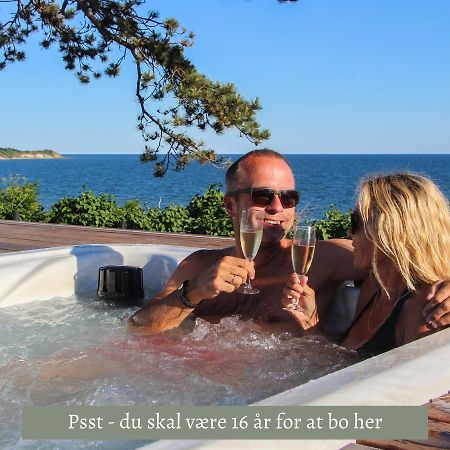 Fredensborg Badehotel Rønne Kültér fotó