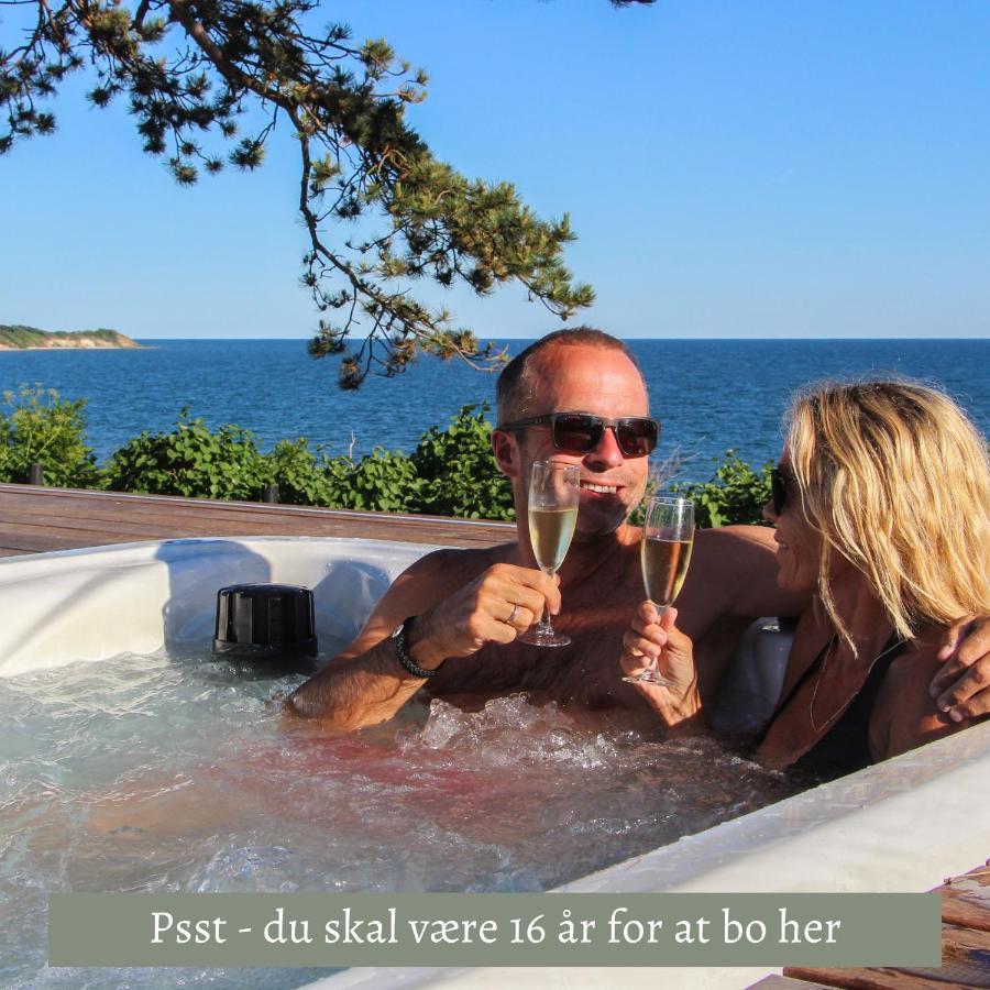 Fredensborg Badehotel Rønne Kültér fotó