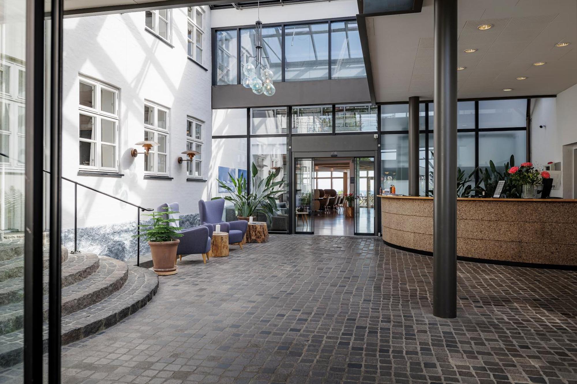Fredensborg Badehotel Rønne Kültér fotó
